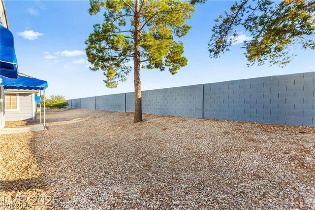 5831 Medallion Drive 101, Las Vegas, NV 89122