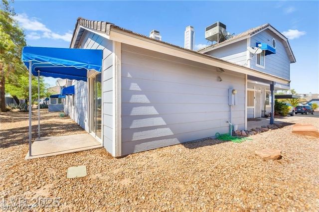 5831 Medallion Drive 101, Las Vegas, NV 89122