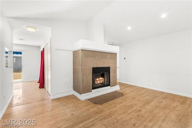 5831 Medallion Drive 101, Las Vegas, NV 89122