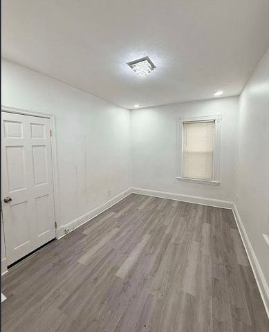 23 Dunlap St, Boston, MA 02124