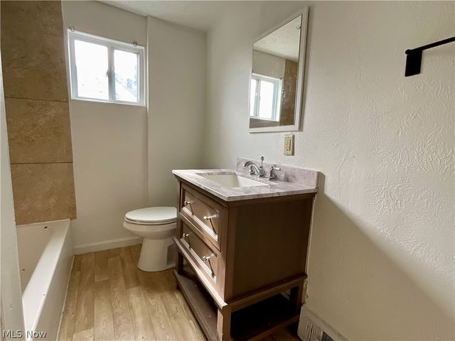 261 Russell Avenue, Akron, OH 44311