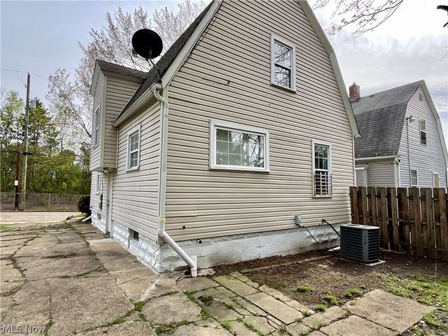 261 Russell Avenue, Akron, OH 44311
