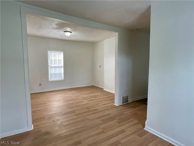 261 Russell Avenue, Akron, OH 44311