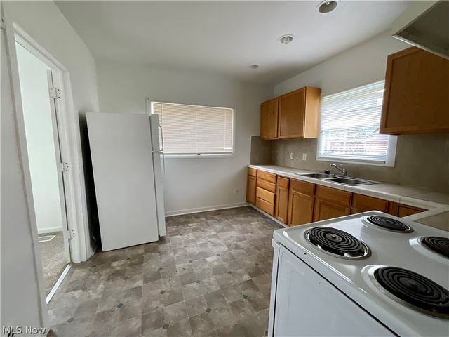 261 Russell Avenue, Akron, OH 44311