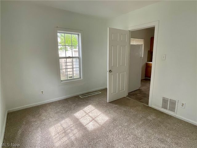 261 Russell Avenue, Akron, OH 44311