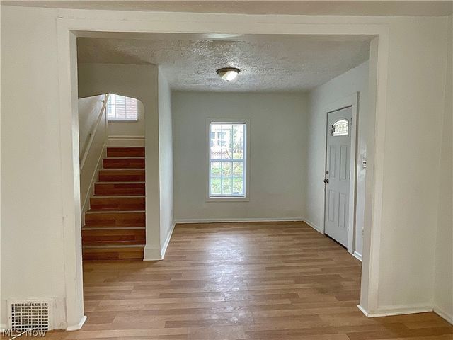 261 Russell Avenue, Akron, OH 44311