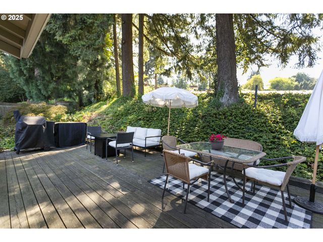 1674 FIRCREST Dr, Lake Oswego, OR 97034