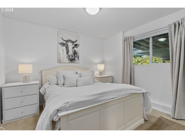 1674 FIRCREST Dr, Lake Oswego, OR 97034