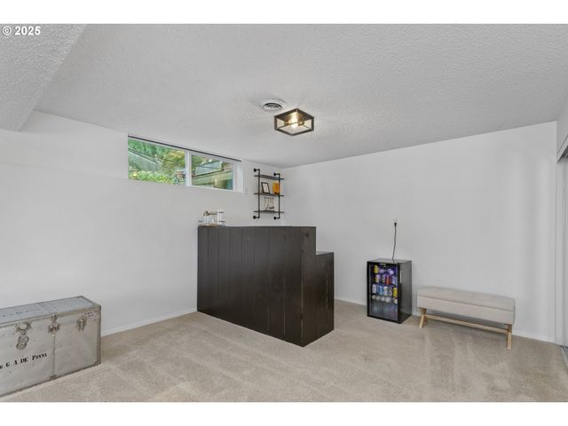 1674 FIRCREST Dr, Lake Oswego, OR 97034