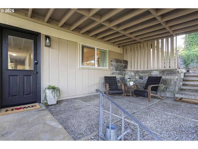 1674 FIRCREST Dr, Lake Oswego, OR 97034