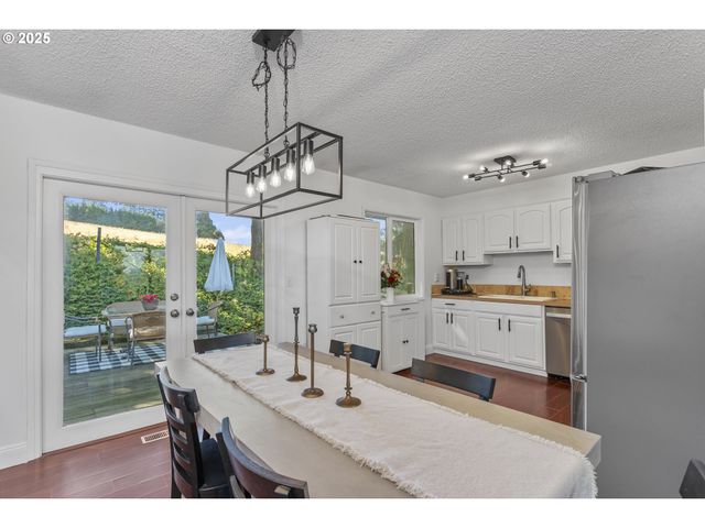 1674 FIRCREST Dr, Lake Oswego, OR 97034