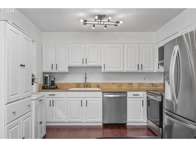 1674 FIRCREST Dr, Lake Oswego, OR 97034