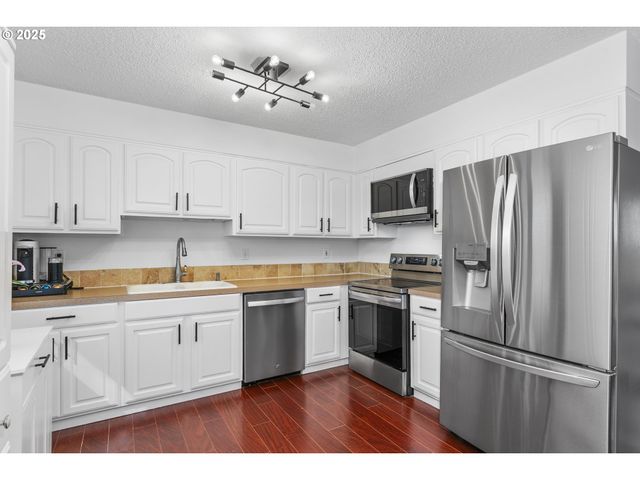 1674 FIRCREST Dr, Lake Oswego, OR 97034