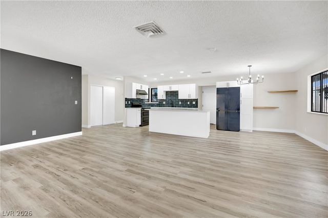 4442 Eureka Circle, Las Vegas, NV 89103