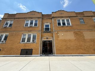 5333 W Fullerton Avenue GDN, Chicago, IL 60639