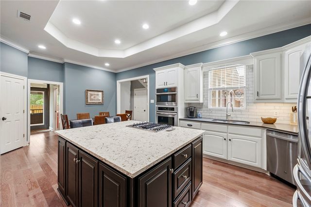 714 Plum Hollow Drive, College Station, TX 77845