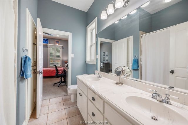 714 Plum Hollow Drive, College Station, TX 77845