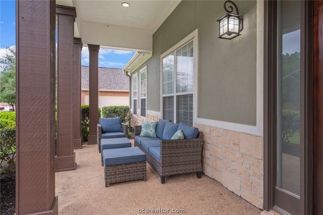 714 Plum Hollow Drive, College Station, TX 77845