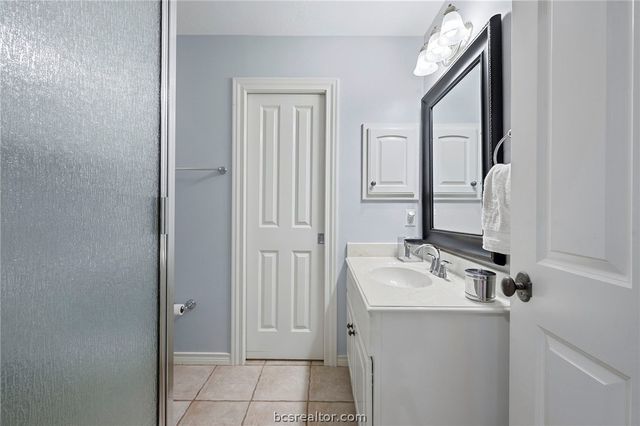714 Plum Hollow Drive, College Station, TX 77845