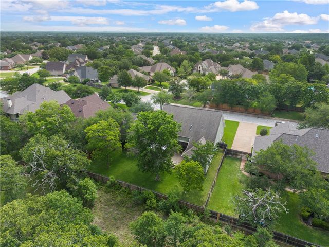 714 Plum Hollow Drive, College Station, TX 77845