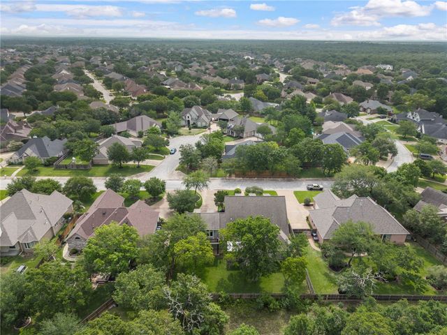 714 Plum Hollow Drive, College Station, TX 77845