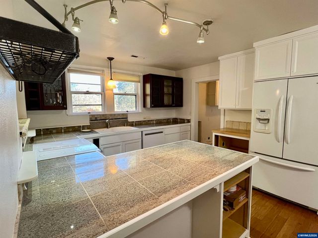 40544 McDowell Creek Dr, Lebanon, OR 97355