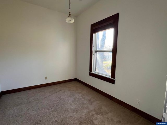 40544 McDowell Creek Dr, Lebanon, OR 97355