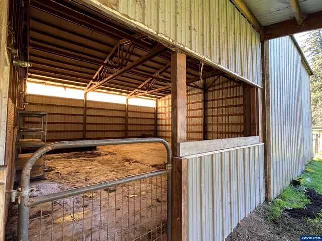 40544 McDowell Creek Dr, Lebanon, OR 97355