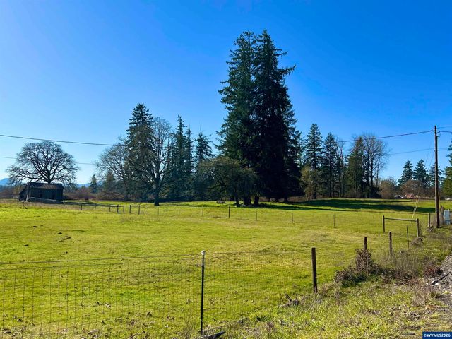 40544 McDowell Creek Dr, Lebanon, OR 97355