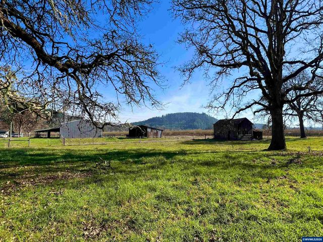 40544 McDowell Creek Dr, Lebanon, OR 97355