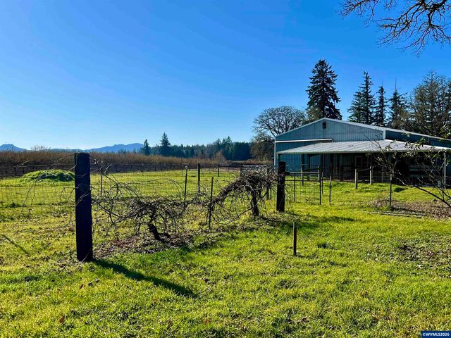 40544 McDowell Creek Dr, Lebanon, OR 97355