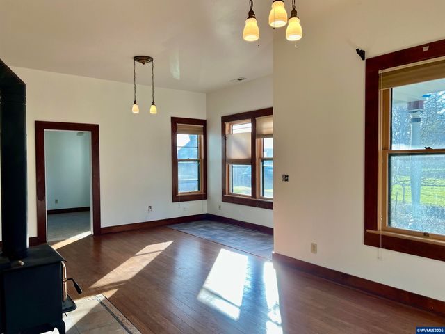 40544 McDowell Creek Dr, Lebanon, OR 97355