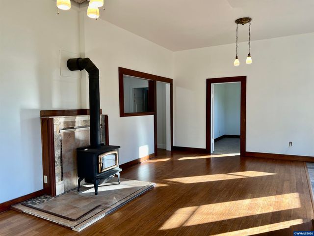 40544 McDowell Creek Dr, Lebanon, OR 97355