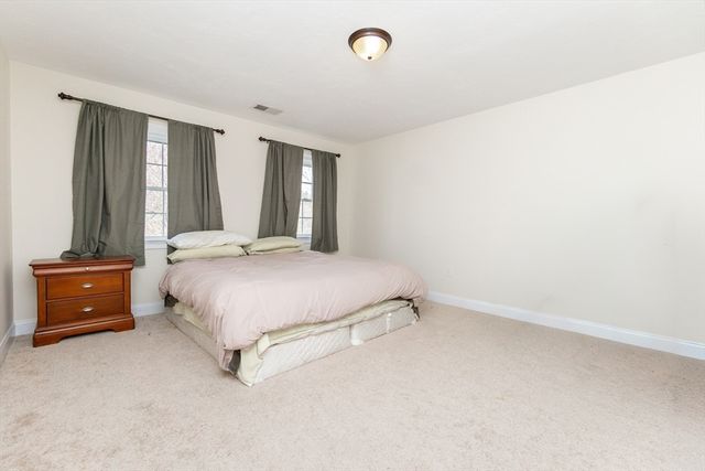 31 Whitehall Way, Bellingham, MA 02019