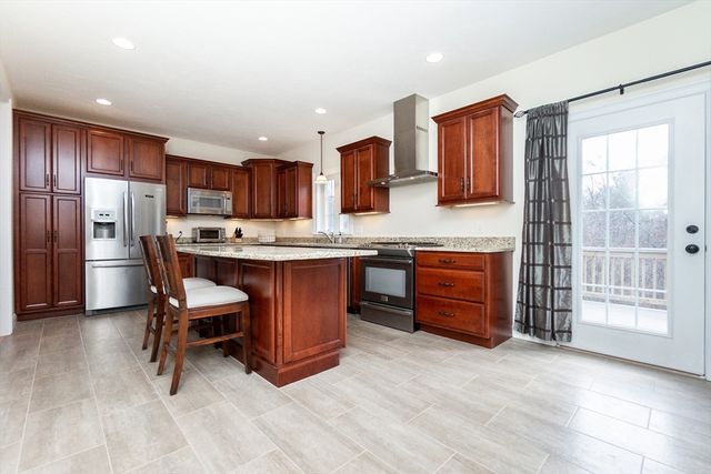 31 Whitehall Way, Bellingham, MA 02019