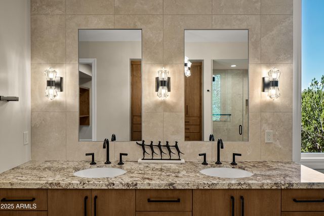 135 Desert Holly Drive, Sedona, AZ 86336