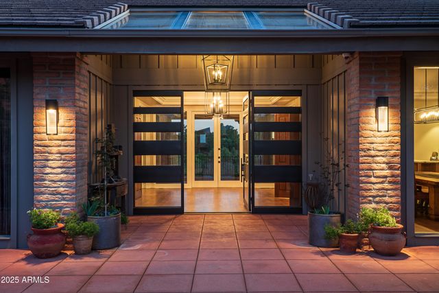 135 Desert Holly Drive, Sedona, AZ 86336