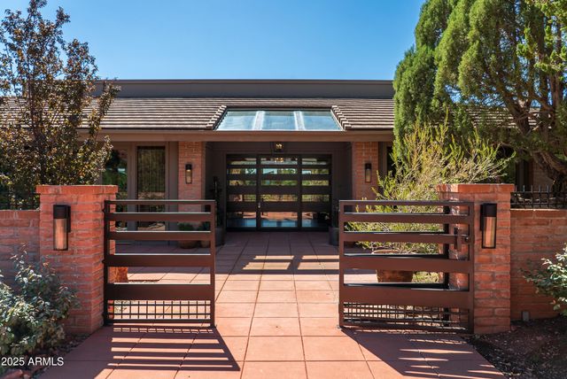 135 Desert Holly Drive, Sedona, AZ 86336