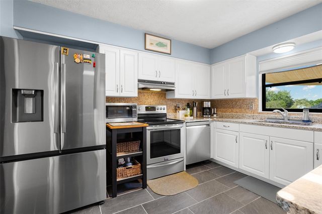 2218 TANGLEWOOD WAY, Brandon, FL 33511