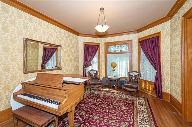 1616 E 1st Street, Duluth, MN 55812