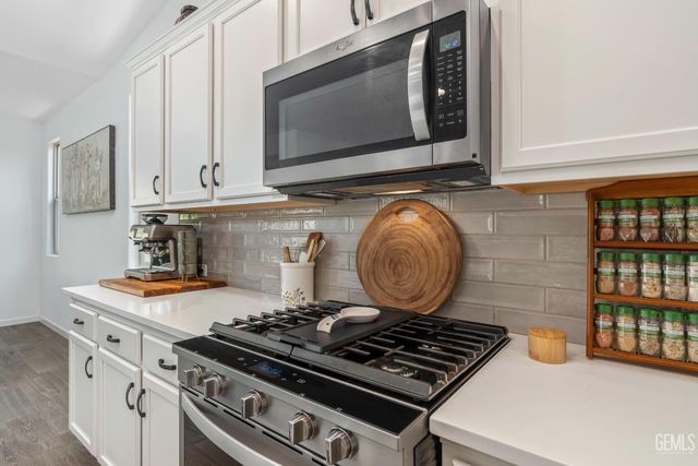 15016 Ambridge Knolls Drive, Bakersfield, CA 93311