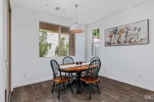 15016 Ambridge Knolls Drive, Bakersfield, CA 93311