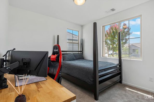 15016 Ambridge Knolls Drive, Bakersfield, CA 93311