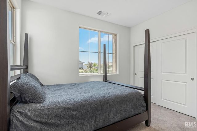 15016 Ambridge Knolls Drive, Bakersfield, CA 93311