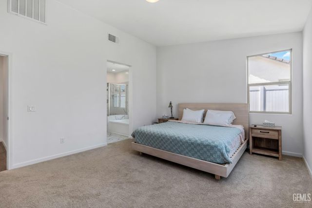 15016 Ambridge Knolls Drive, Bakersfield, CA 93311