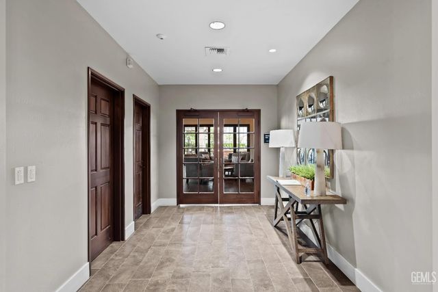 15016 Ambridge Knolls Drive, Bakersfield, CA 93311