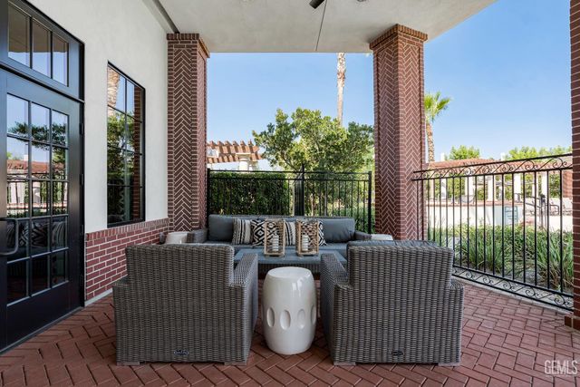 15016 Ambridge Knolls Drive, Bakersfield, CA 93311