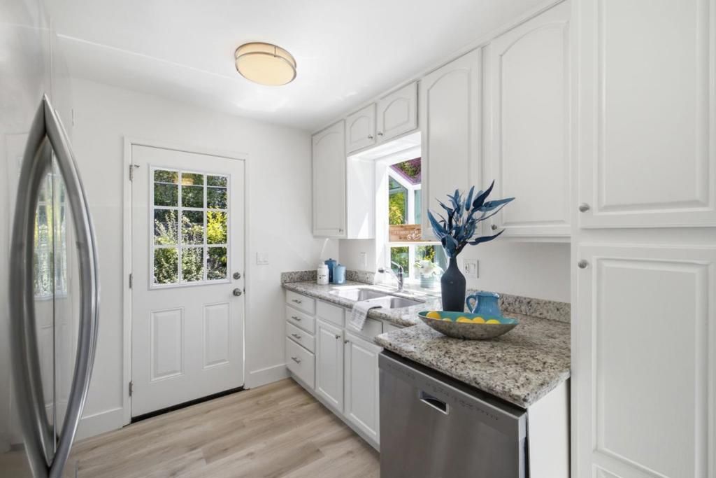 Image 10 of property listing at 816 Mary Court, Campbell, CA 95008