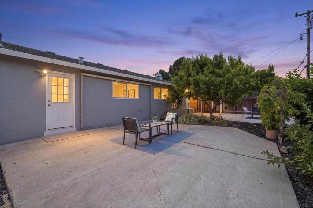 Image 3 of property listing at 816 Mary Court, Campbell, CA 95008