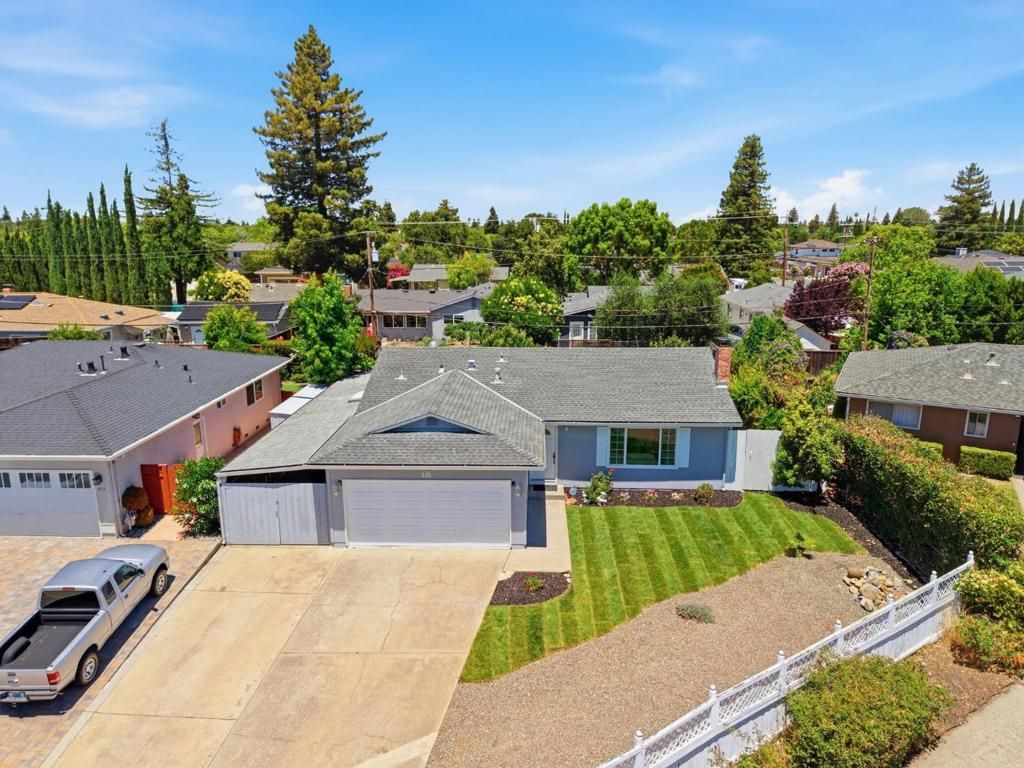 Image 4 of property listing at 816 Mary Court, Campbell, CA 95008